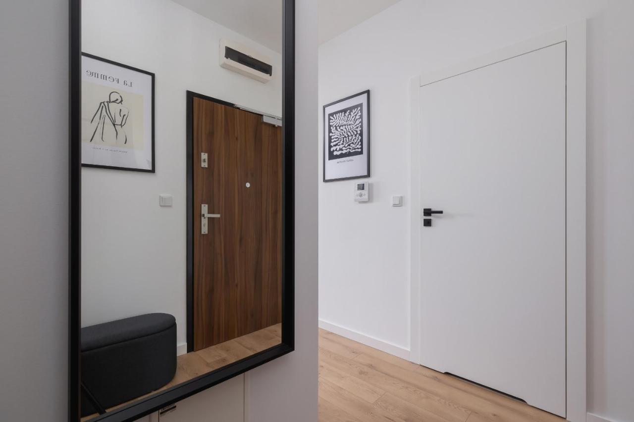 Beautiful Steam Park With Parking Old Town Cracow By Renters Apartament *